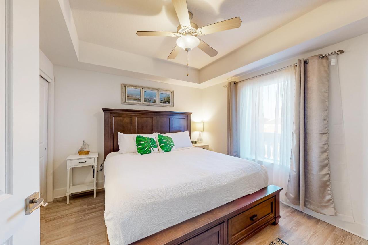 Apartment Calypso 1010 Tower 3 *